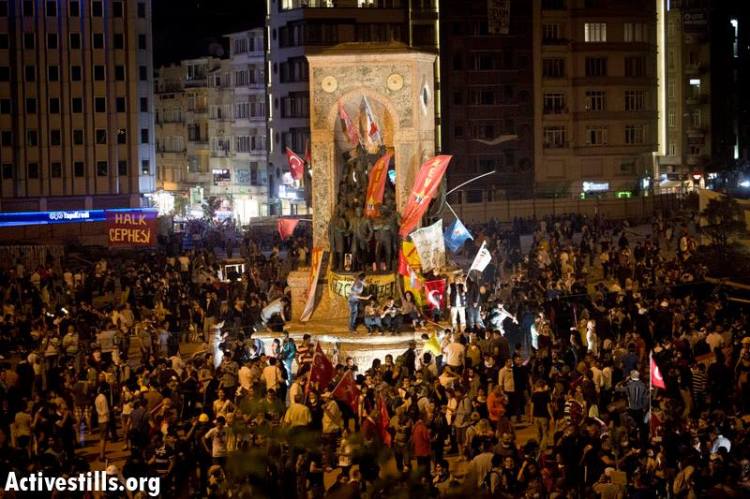 ctivstills photographer, Oren Ziv, reports from Istanbul: Clashes are now taking place on the road between Taksim square and Bashiktash stadium. In the photo: A view of Taksin square, as anti government protsters gather in the area on June 3, 2013. More photos @ http://bit.ly/5xDJ9n
